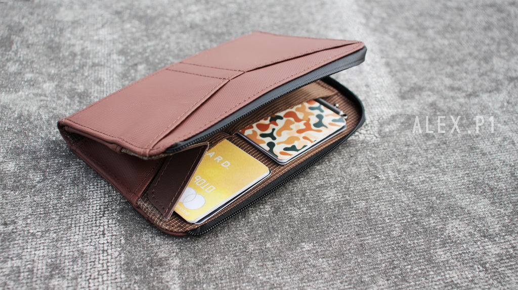 Alex P1 passport wallet