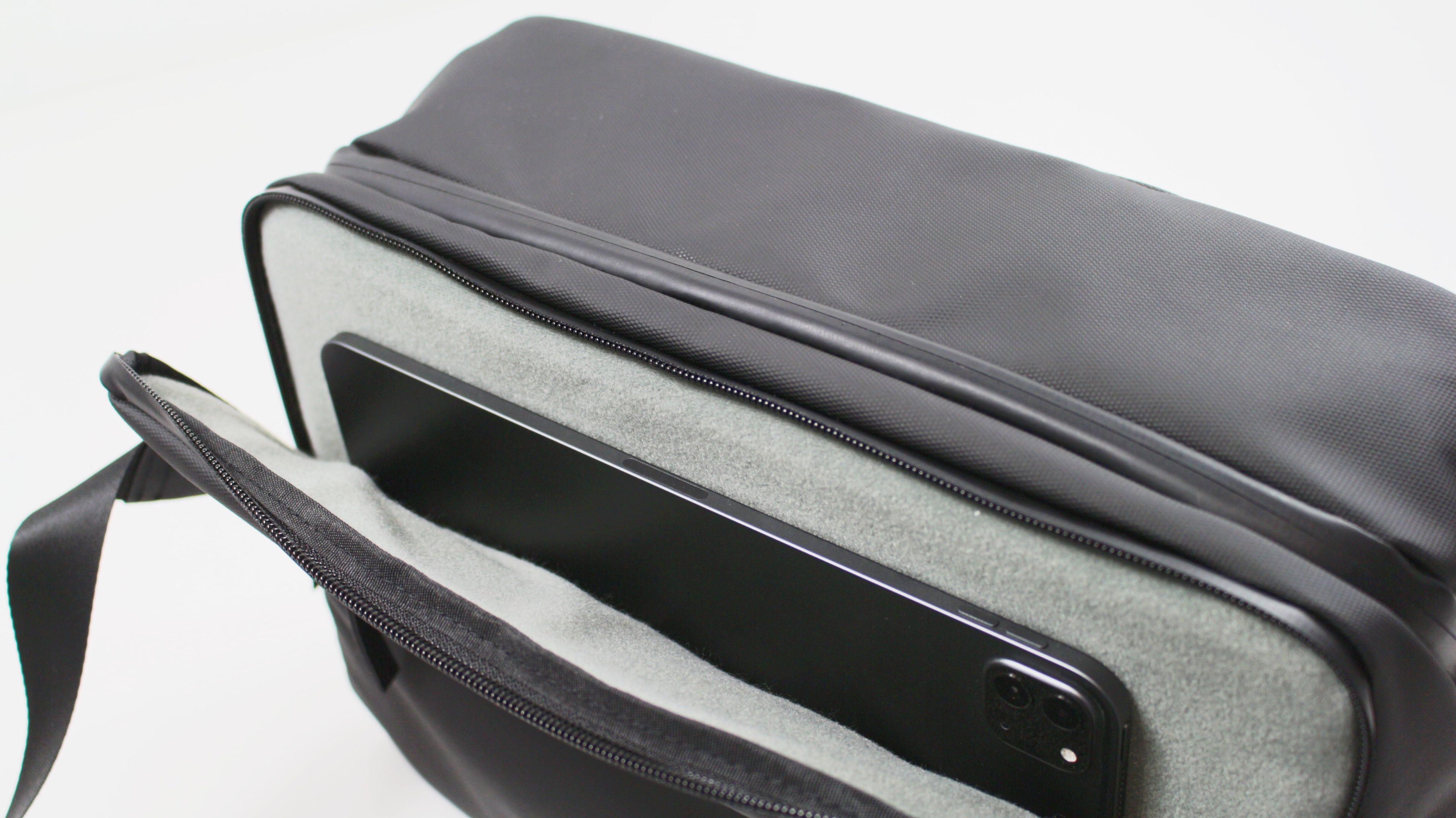 Alex S1 camera sling bag