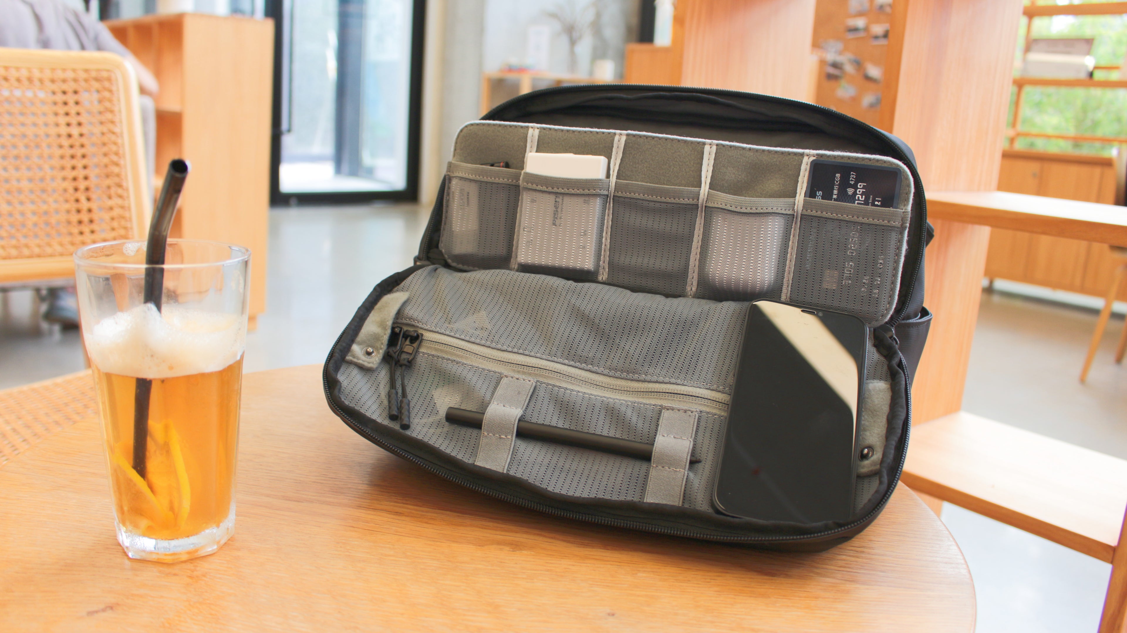 Alex S1 camera sling bag