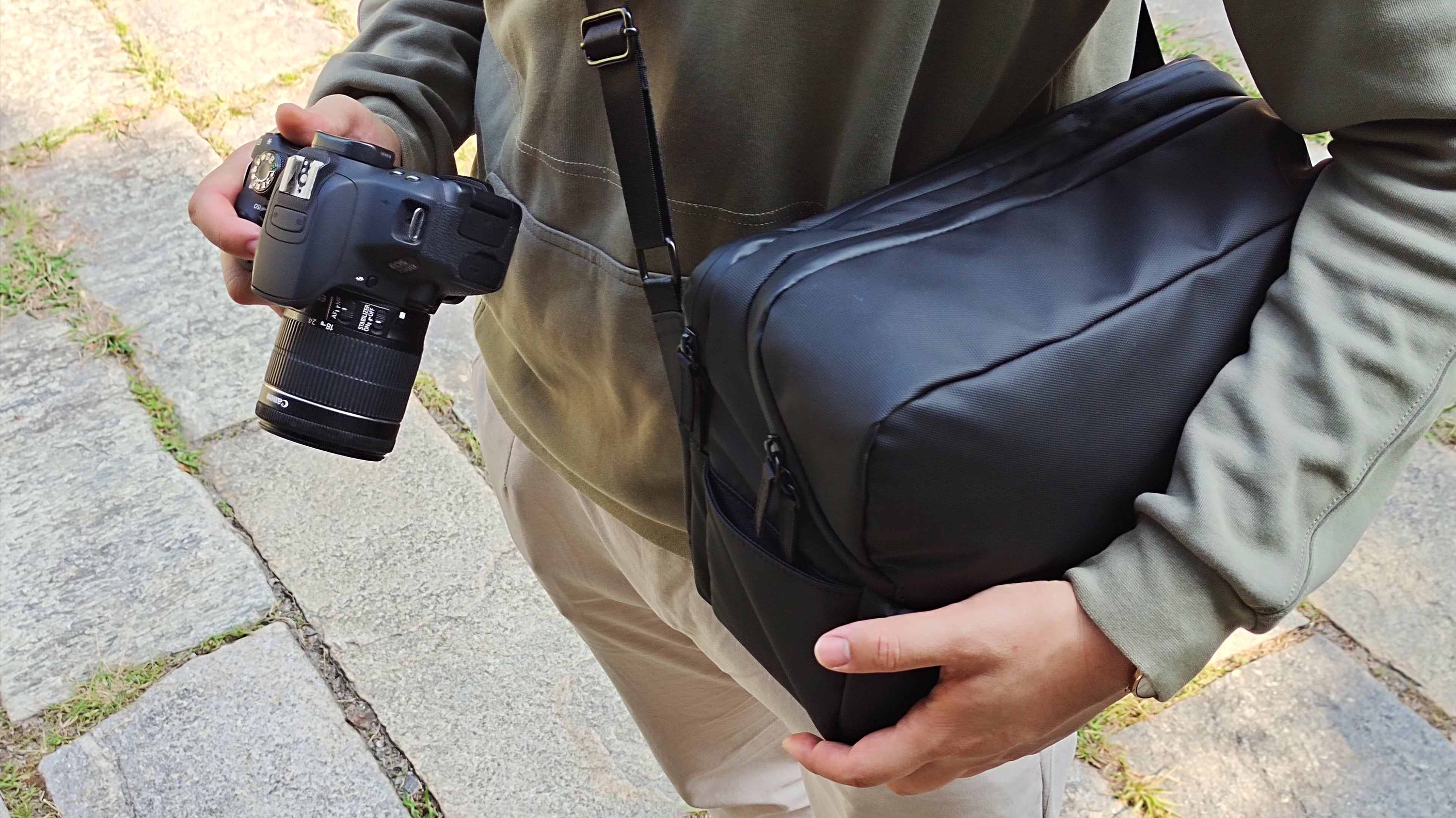 Alex S1 camera sling bag